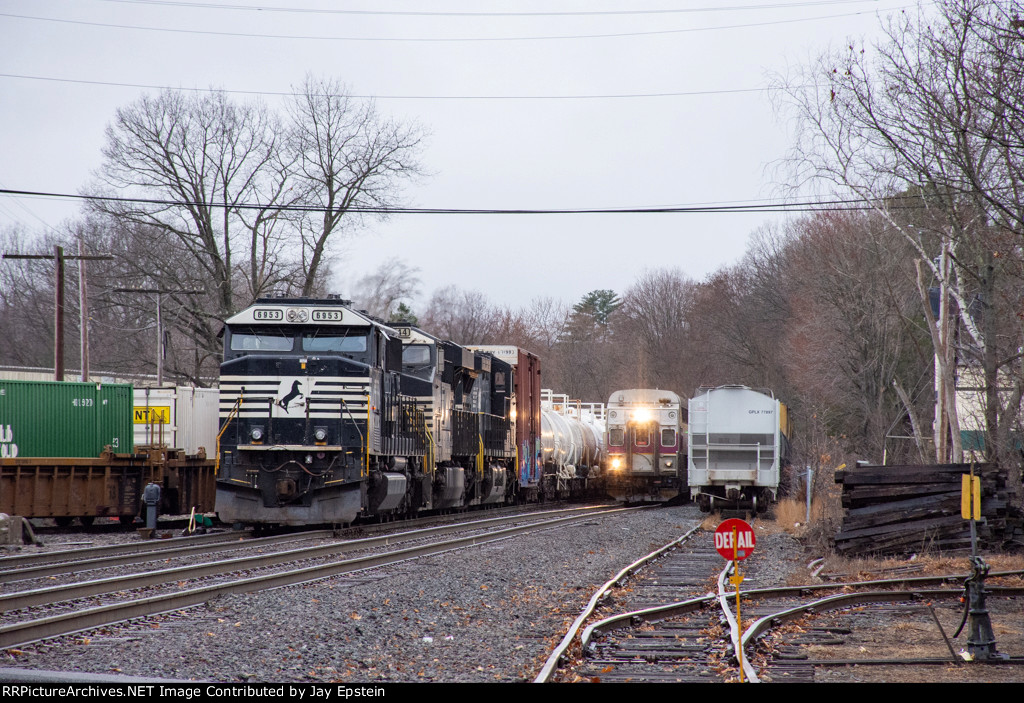 MBTA 1122 arrives with an outbound 